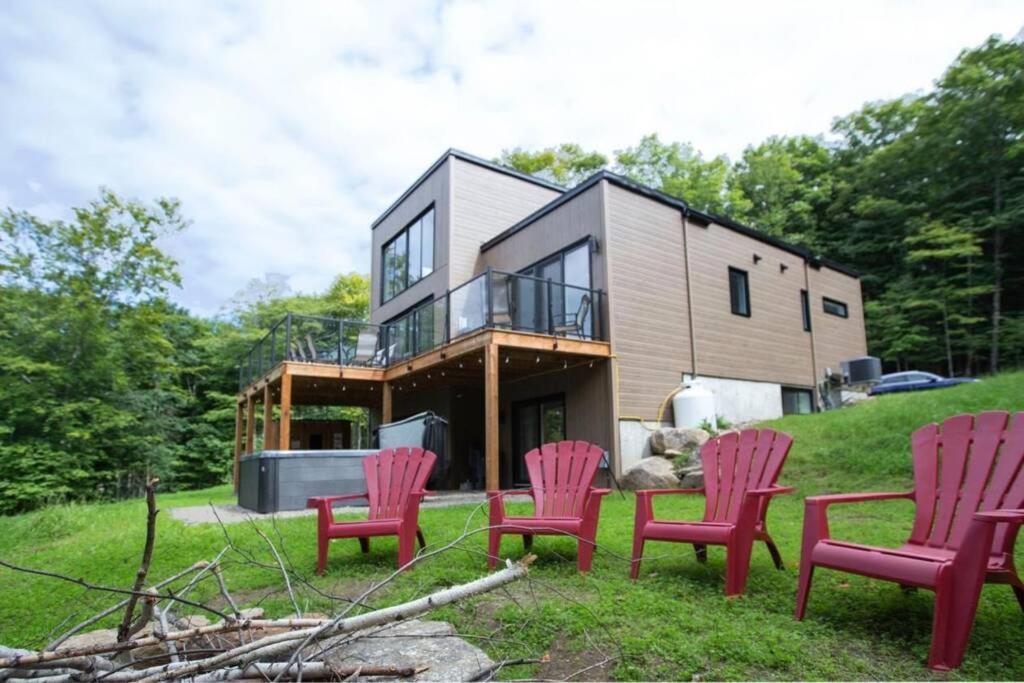 La Conception Chalet Serenity - Mont Tremblant Ski - Spa Sauna Wifi Tv Privet Chic Modern Houseヴィラ エクステリア 写真