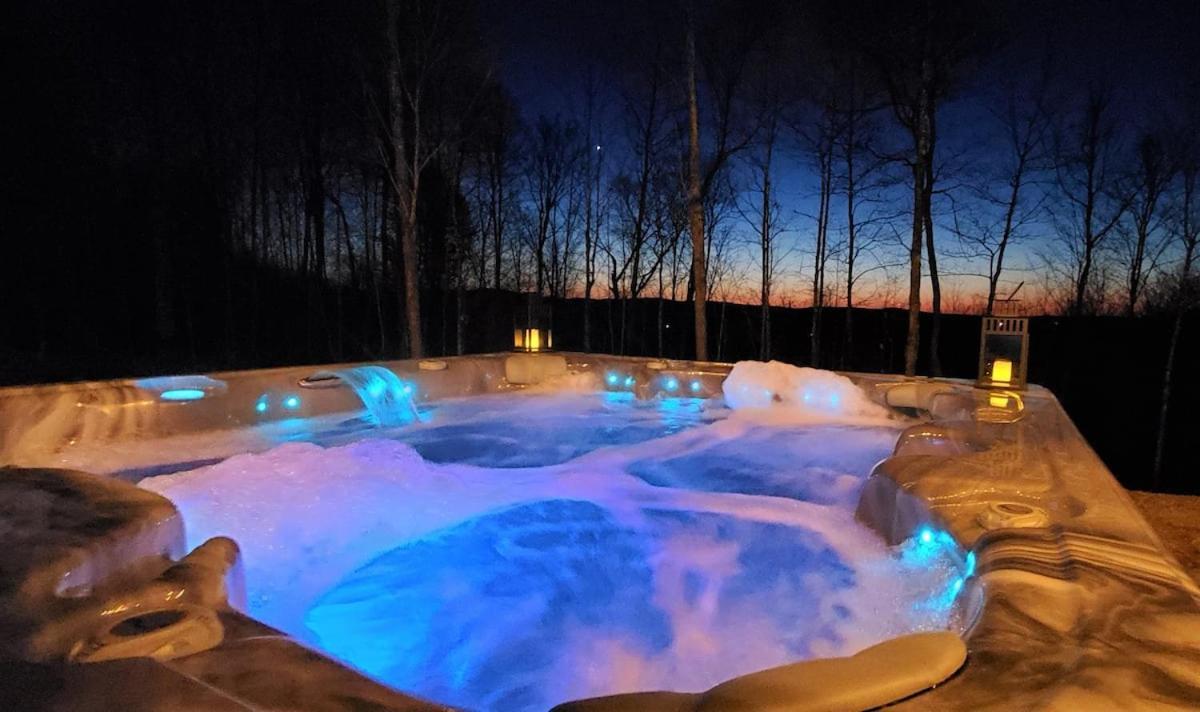 La Conception Chalet Serenity - Mont Tremblant Ski - Spa Sauna Wifi Tv Privet Chic Modern Houseヴィラ エクステリア 写真
