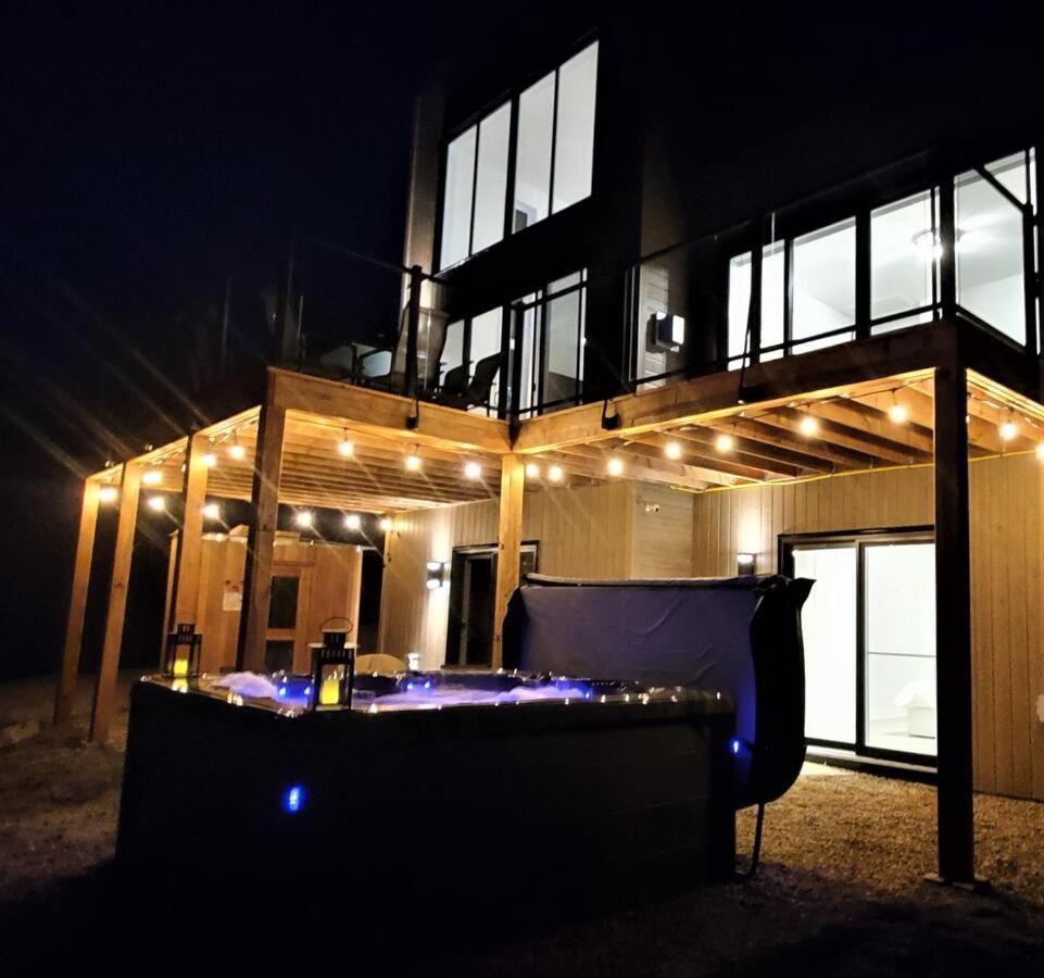 La Conception Chalet Serenity - Mont Tremblant Ski - Spa Sauna Wifi Tv Privet Chic Modern Houseヴィラ エクステリア 写真